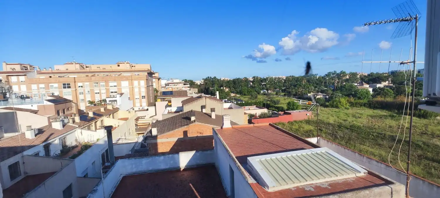 Vista exterior de Àtic en venda en Castellón de la Plana / Castelló de la Plana amb Aire condicionat i Terrassa