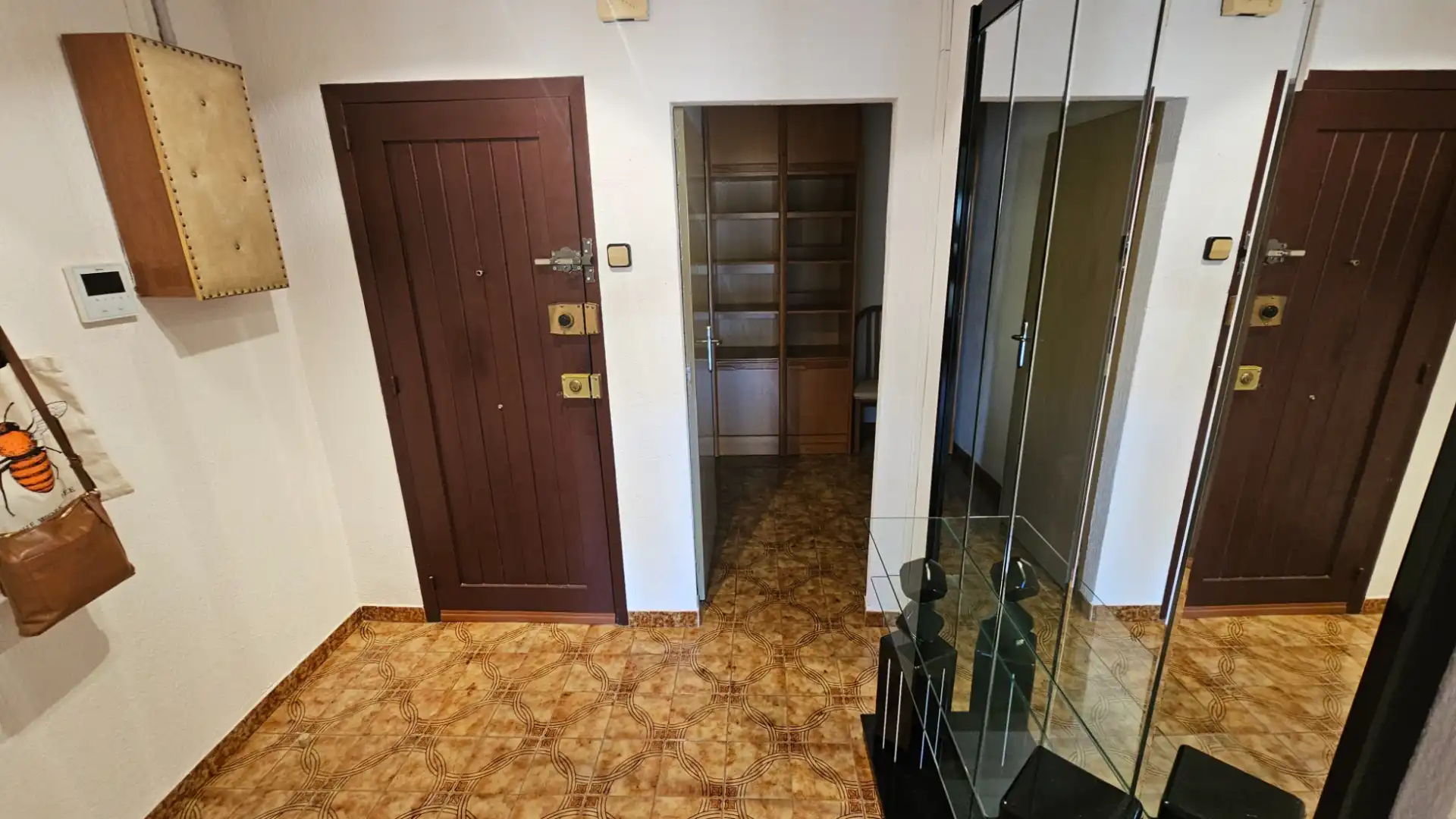 Wohnung zum Verkauf in Sabadell mit Klimaanlage, Heizung und Balkon