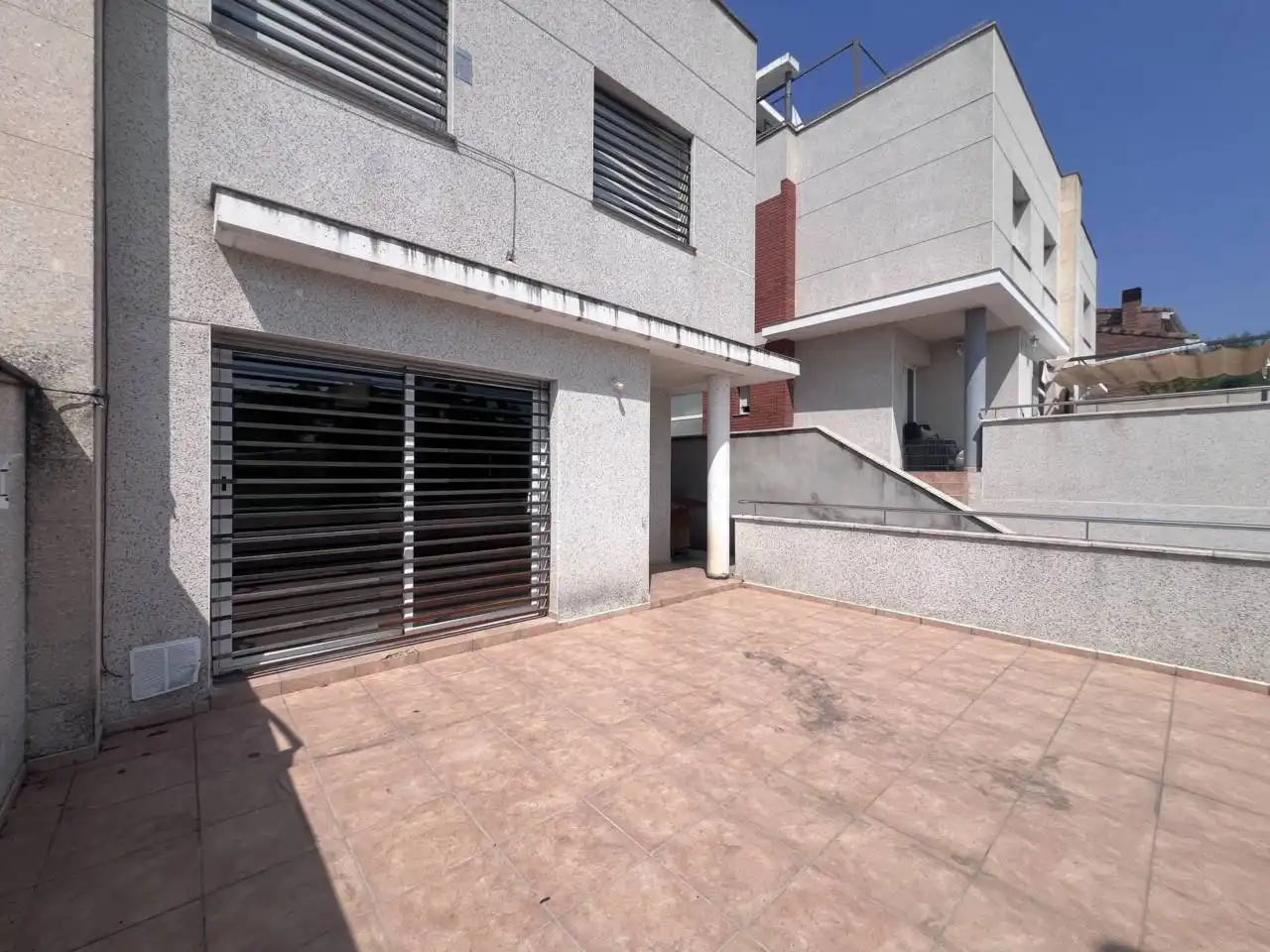 Vista exterior de Casa adosada en venda en Sentmenat amb Terrassa i Balcó