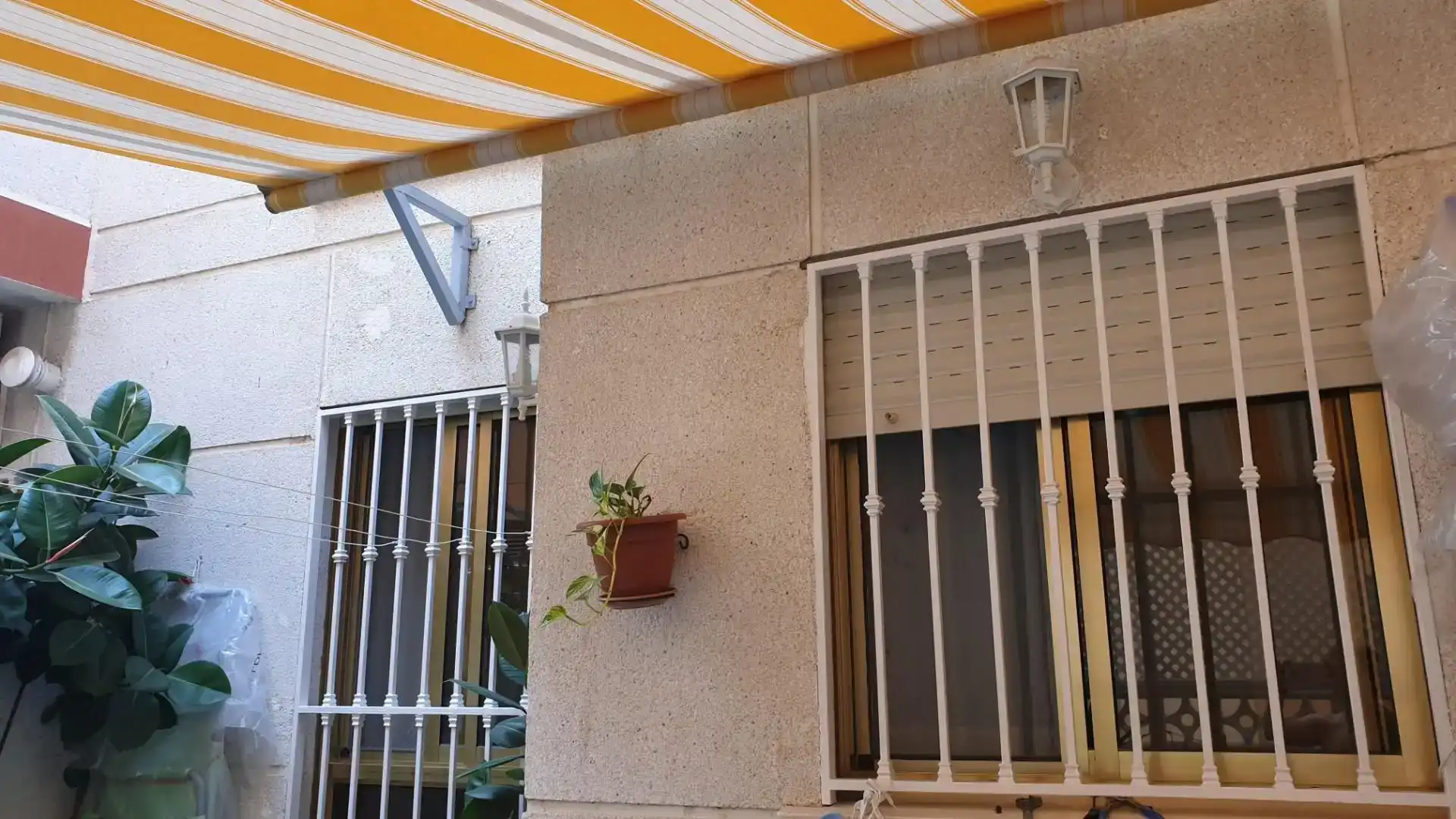 Vista exterior de Pis en venda en Oropesa del Mar / Orpesa amb Aire condicionat i Piscina
