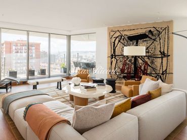 Flat with pool for sale in Sant Martí