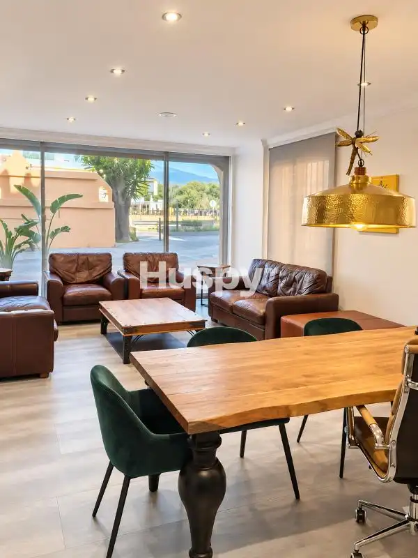 Büro zum Verkauf in Estepona, Málaga