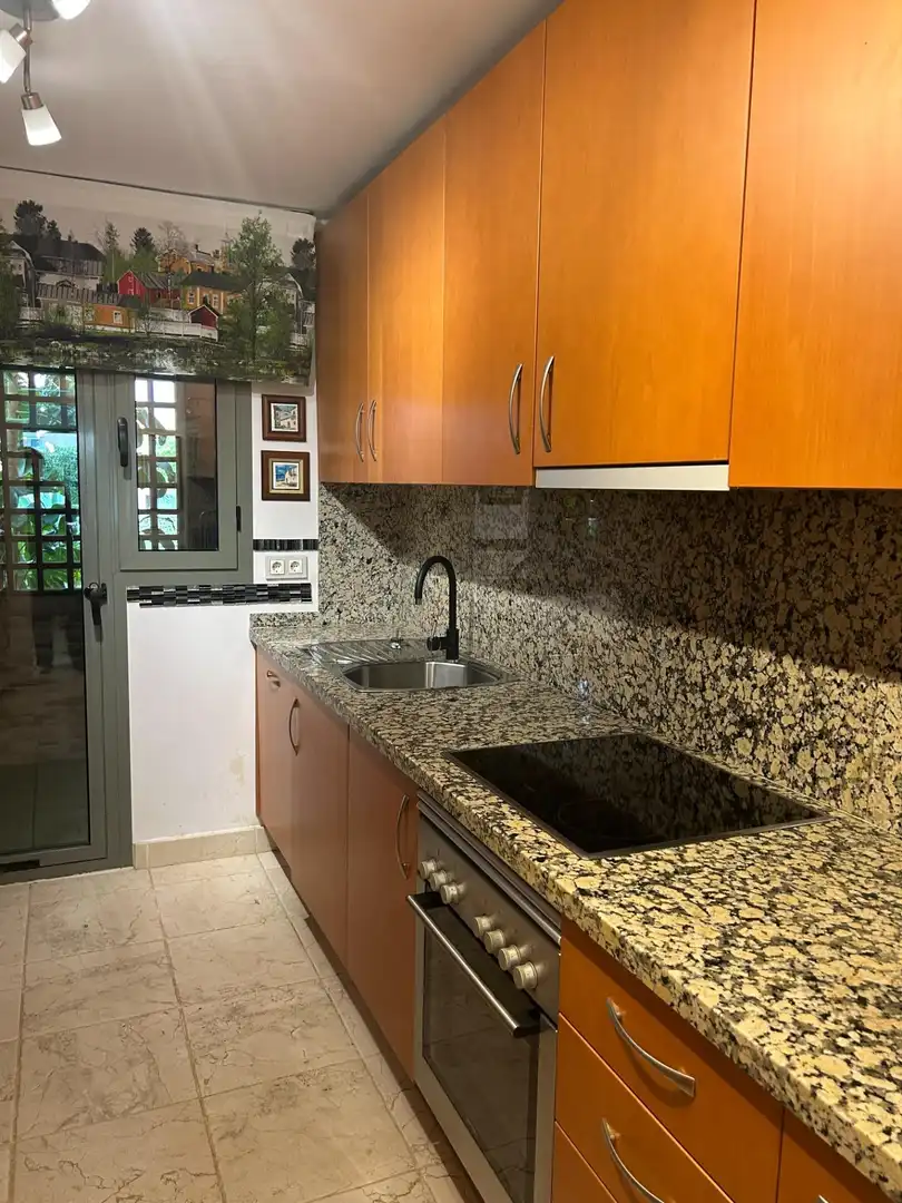 Cocina de Casa adosada en venta en Estepona con Aire acondicionado, Jardín privado y Amueblado