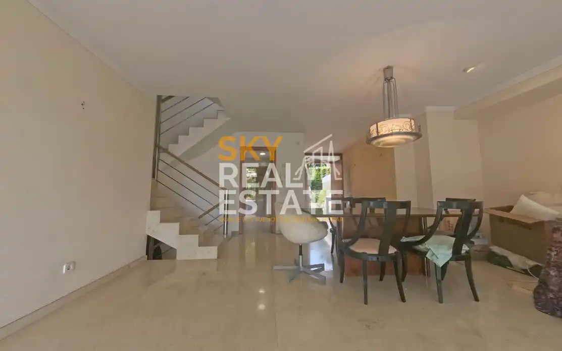 Terraced house with balcony for sale in N/A, imagen 2