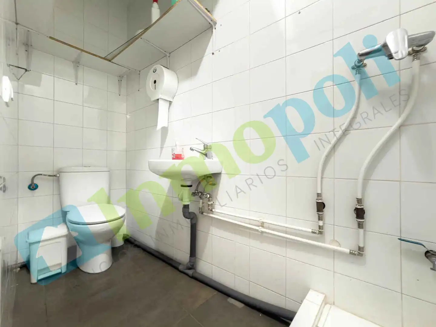 Bathroom of Industrial buildings for rent in Badajoz