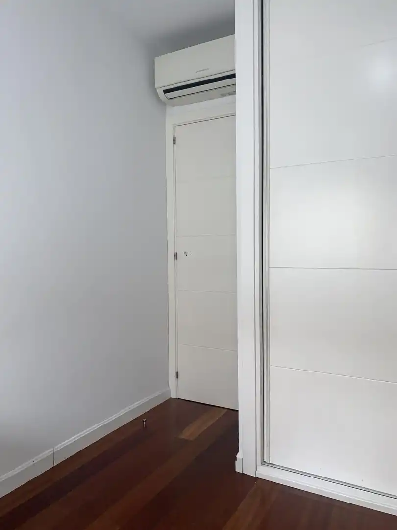 Badezimmer von Dachboden zur Miete in Madrid mit Klimaanlage, Heizung und Möbliert