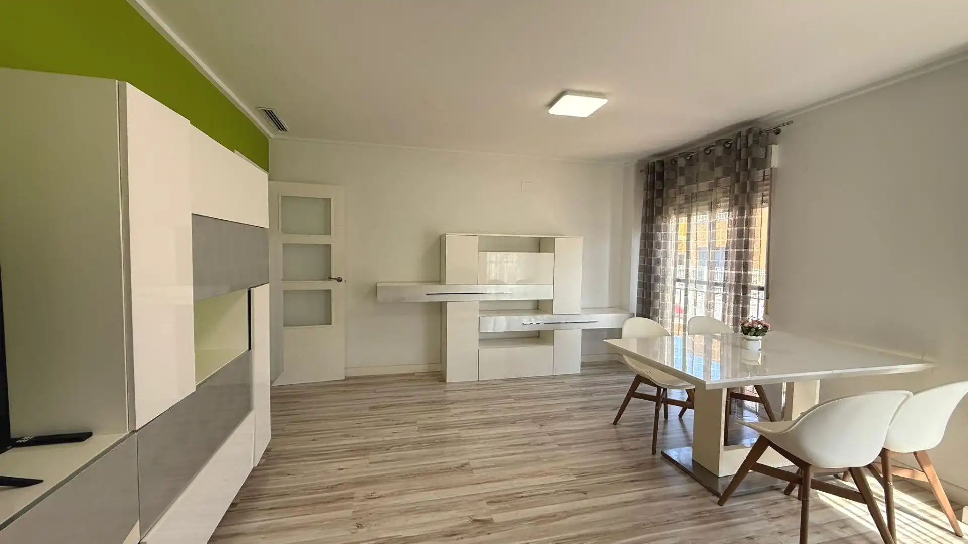 Comedor de Piso en venta en Monforte del Cid con Aire acondicionado, Trastero y Amueblado