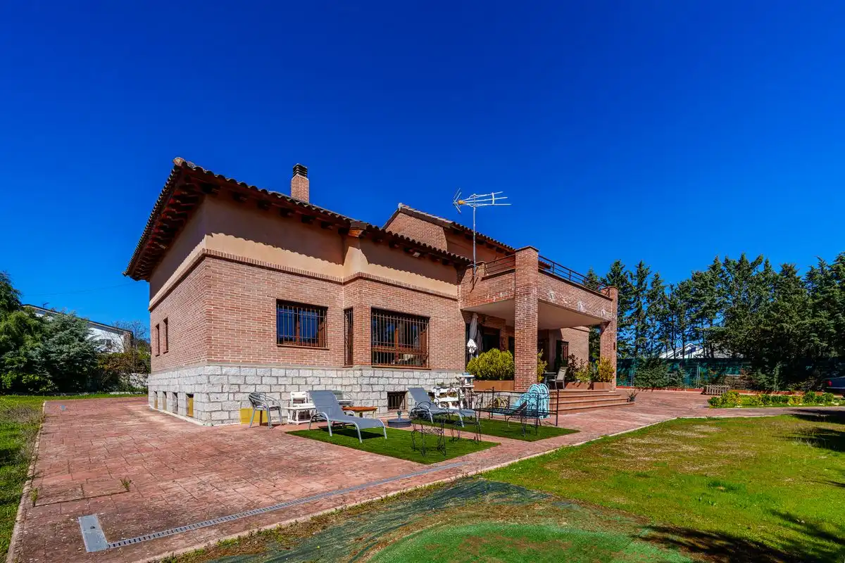 Chalet con terraza en venta en Pino Alto - Navarredonda, imagen 47