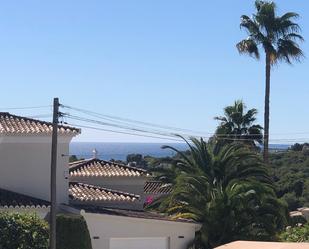 Vista exterior de Casa o xalet en venda en Moraira amb Aire condicionat, Terrassa i Piscina