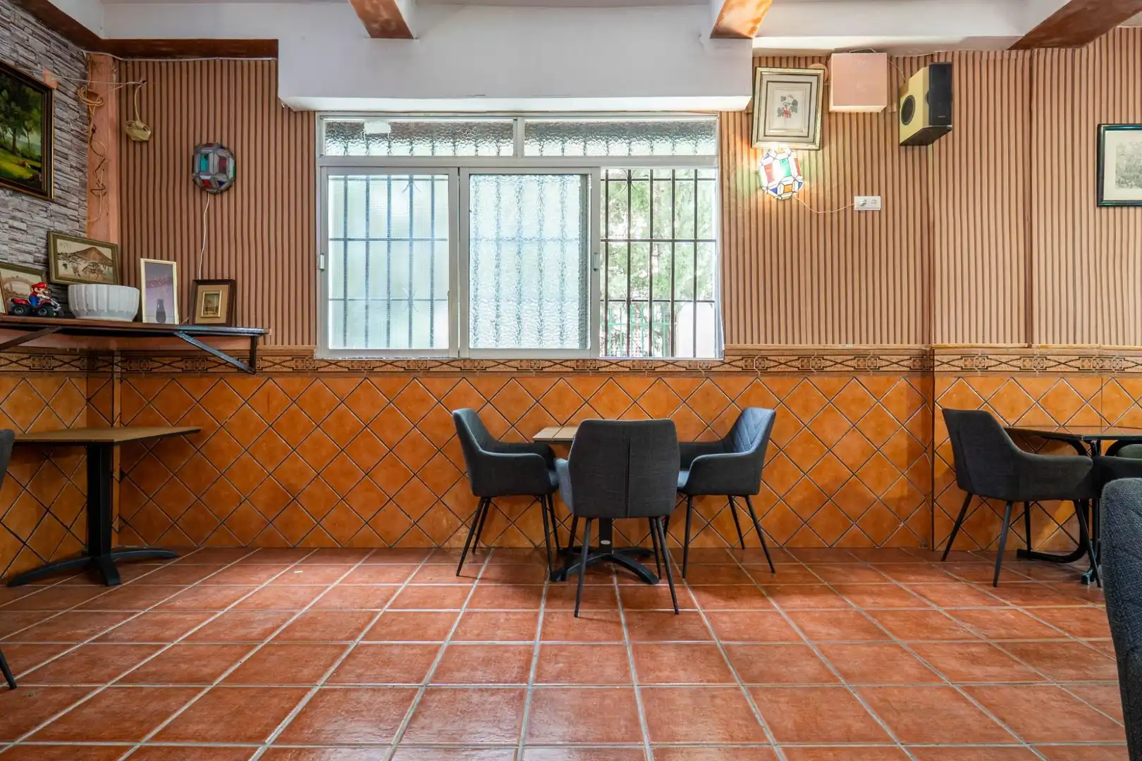 Esszimmer von Geschaftsraum zum Verkauf in Granada