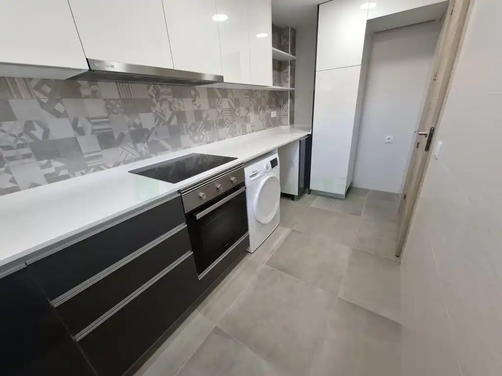 Cocina de Dúplex de alquiler en Malgrat de Mar con Lavadora y Balcón
