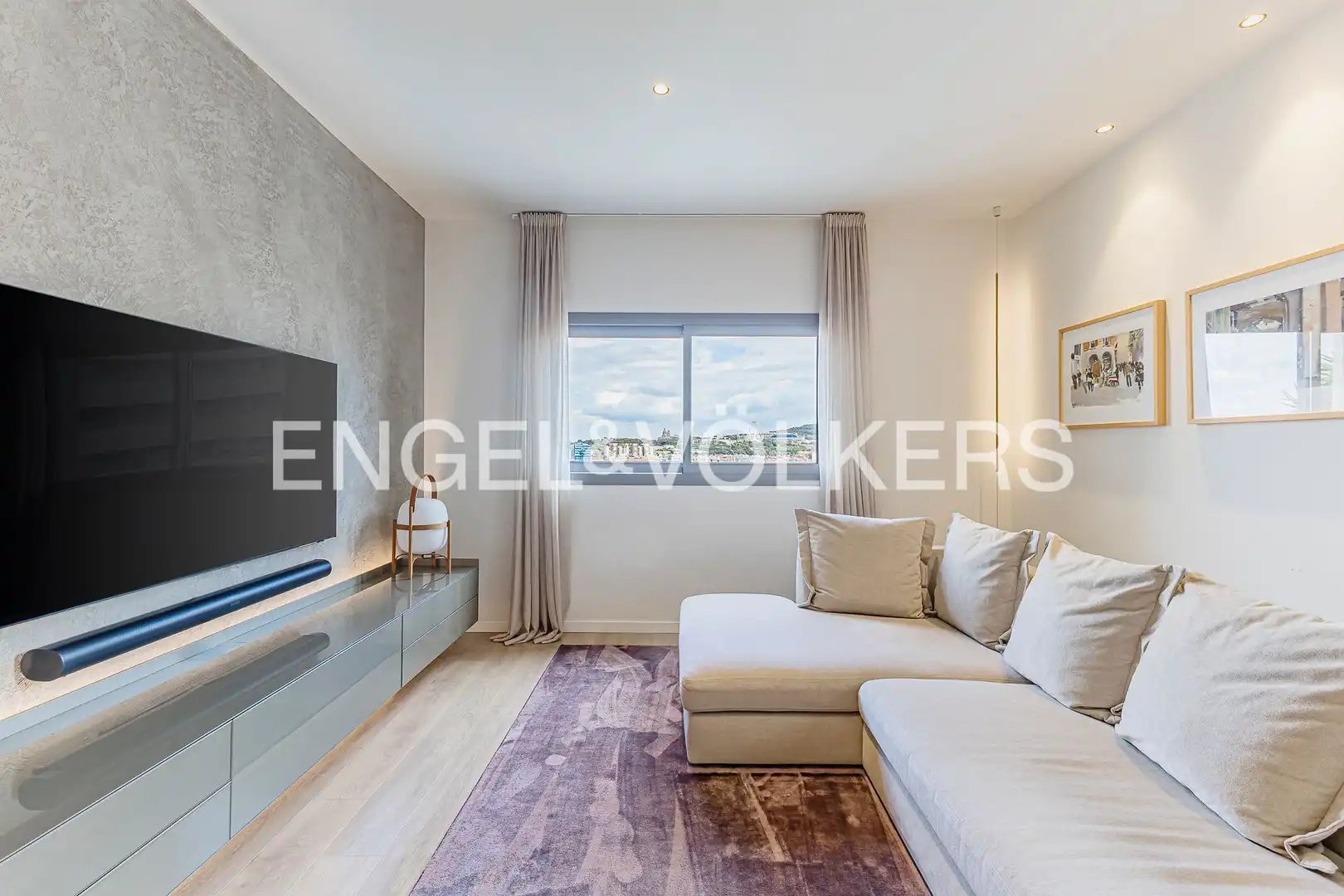 Sala d'estar de Àtic en venda en L'Hospitalet de Llobregat amb Aire condicionat, Calefacció i Parquet