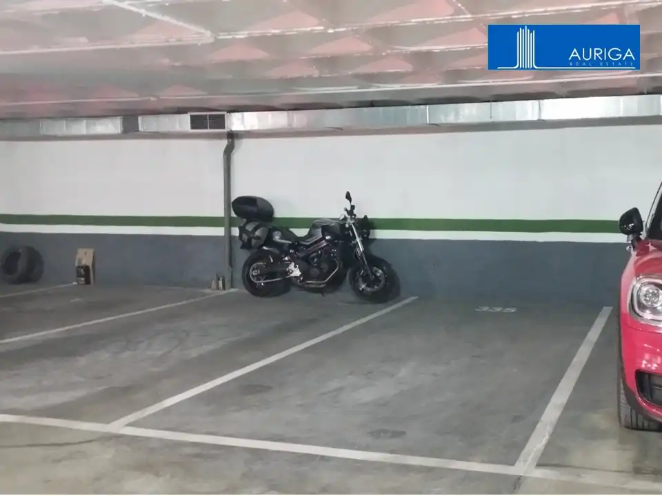Parkplatz von Garage zur Miete in Madrid