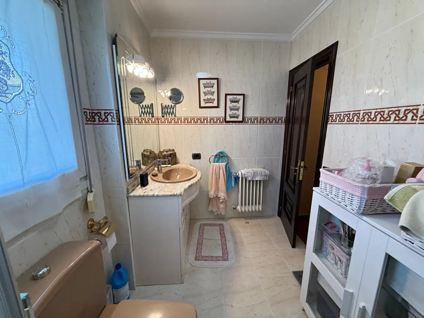 Baño de Casa adosada en venta en Oviedo  con Calefacción, Jardín privado y Parquet