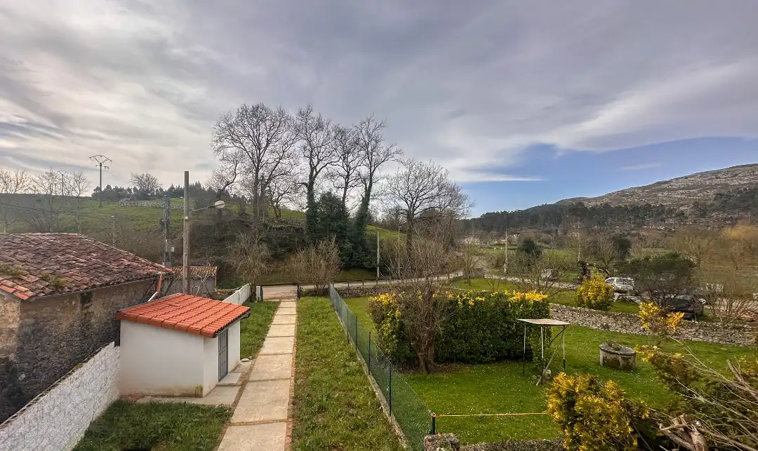 Casa adosada en venta en Lugar Barrio Carrera, Alfoz de Lloredo