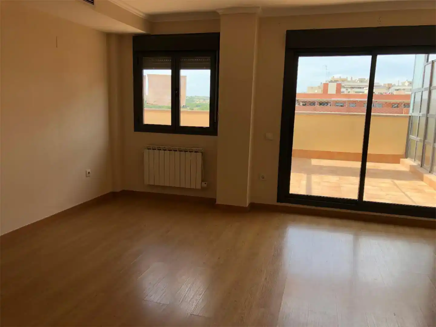 Habitación de Piso en venta en Paterna con Aire acondicionado, Jardín privado y Parquet
