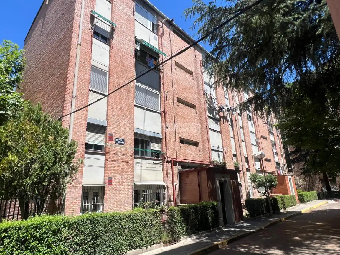 Vista exterior de Pis en venda en Madrid amb Calefacció i Parquet
