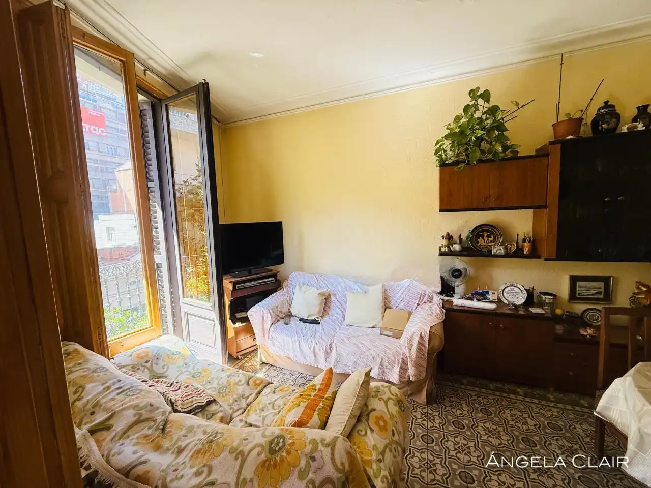 Wohnzimmer von Wohnung zum Verkauf in  Barcelona Capital mit Klimaanlage, Heizung und Terrasse