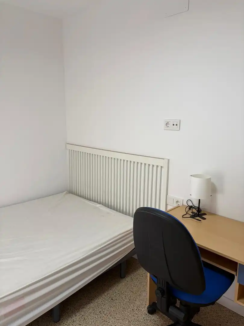 Schlafzimmer von Wohnung zur Miete in Centro