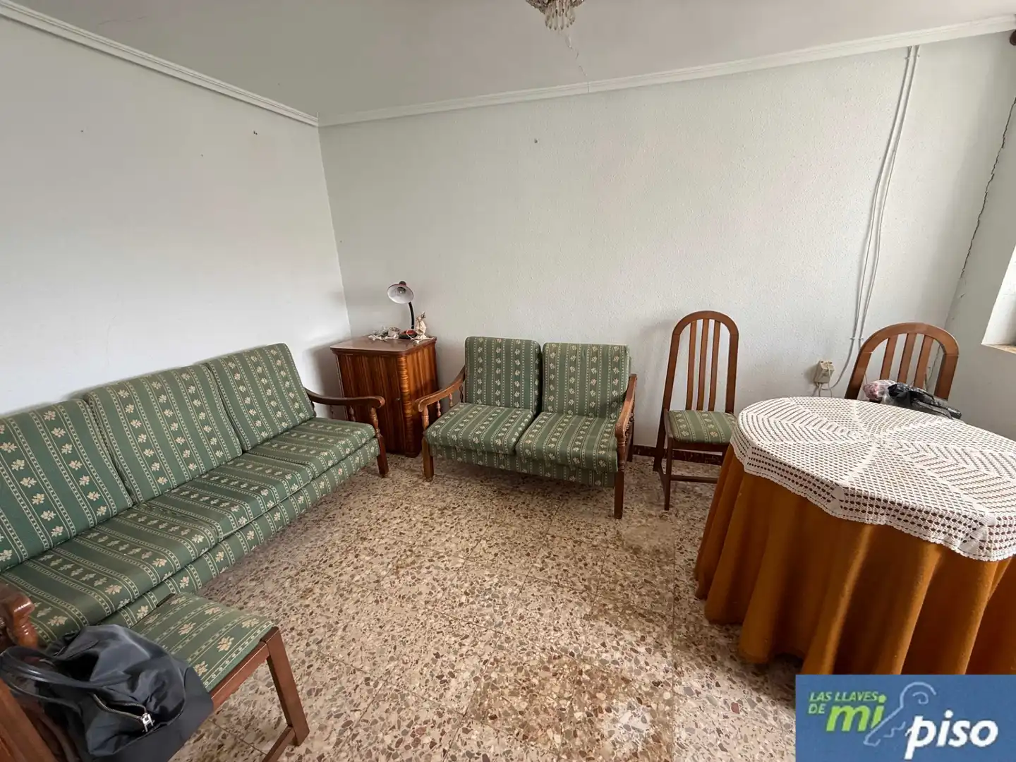 Sala de estar de Casa o chalet en venta en Aguilar de Campos con Calefacción, Jardín privado y Terraza