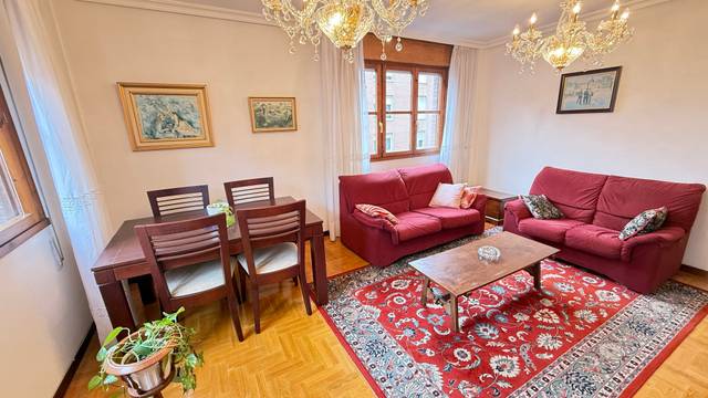 Piso en Alquiler en Calle Pablo Picasso en Pumarín