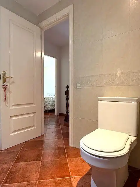 Baño de Casa o chalet en venta en Sant Boi de Llobregat con Aire acondicionado, Calefacción y Jardín privado