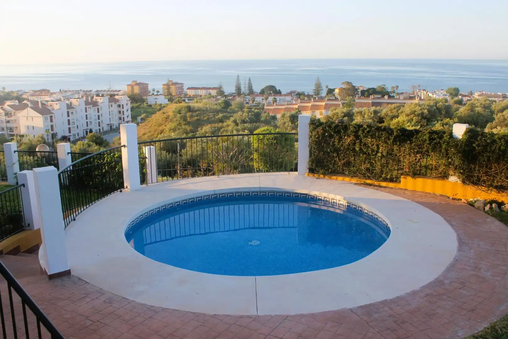 Piscina de Casa adosada en venta en Rincón de la Victoria con Aire acondicionado, Calefacción y Jardín privado