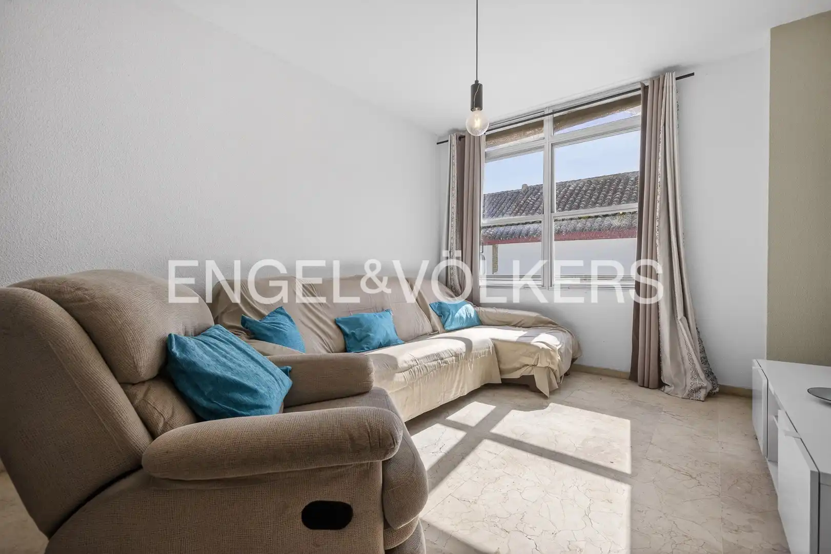 Living room of Duplexes for sale in Sevilla  with Air Conditioner and Heating