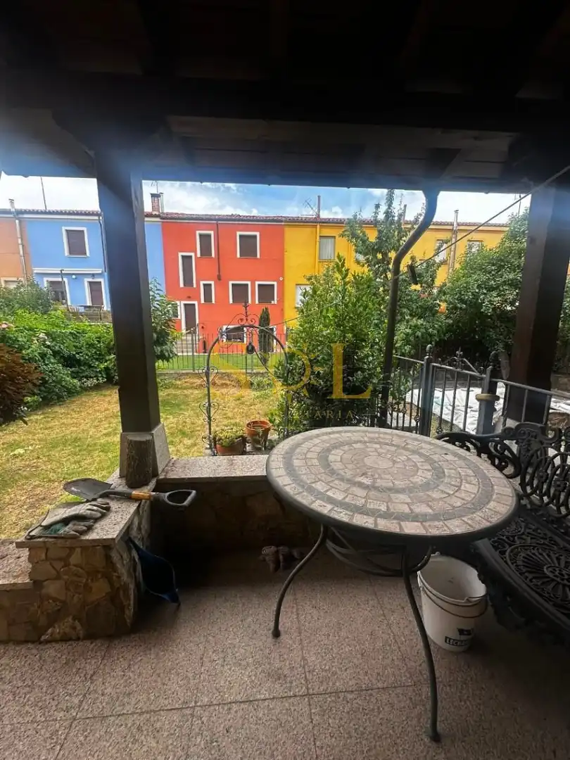 Terrassa de Casa o xalet en venda en León Capital  amb Calefacció, Jardí privat i Terrassa
