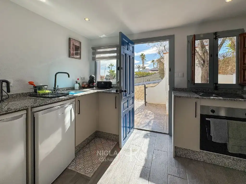 Cuina de Casa o xalet en venda en Antas amb Aire condicionat, Jardí privat i Terrassa
