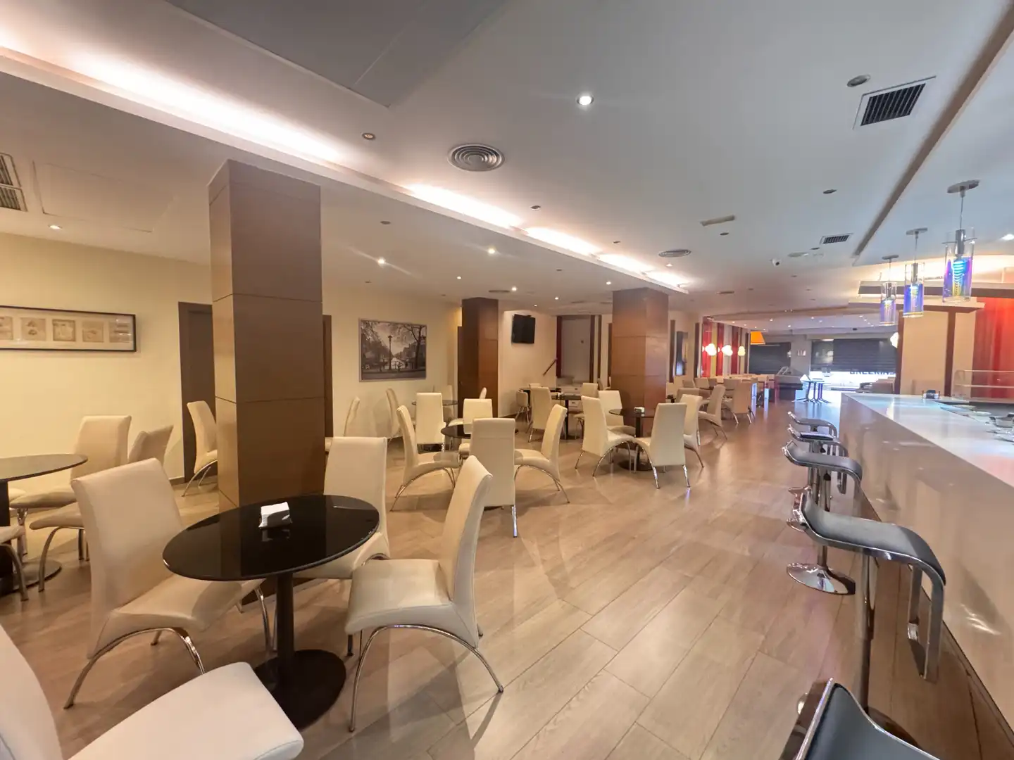 Local comercial en venta en Avinguda del País Valencià 65, imagen 18