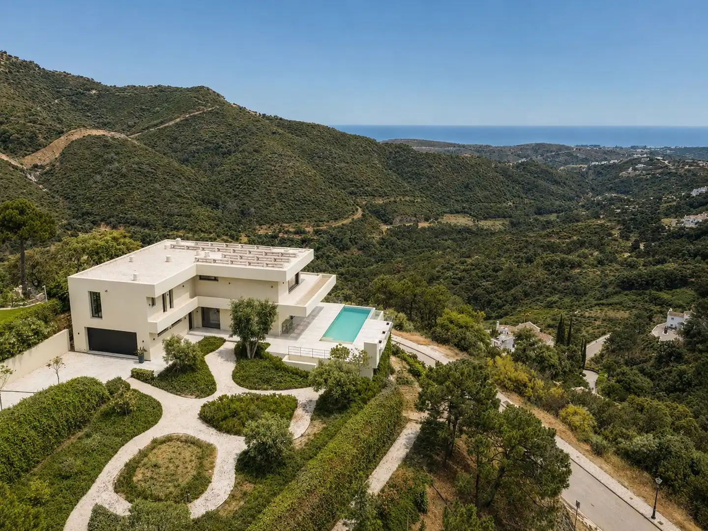 Vista exterior de Casa o xalet en venda en Benahavís amb Calefacció, Jardí privat i Terrassa
