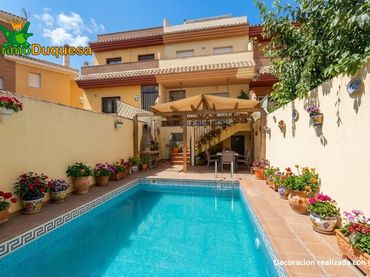 Reihenhaus mit Balkon zum Verkauf in Ogíjares