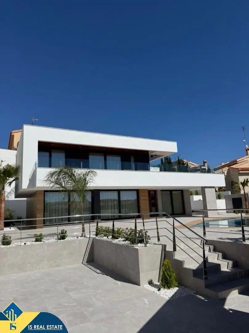 Vista exterior de Casa o xalet en venda en Rojales amb Aire condicionat, Calefacció i Terrassa