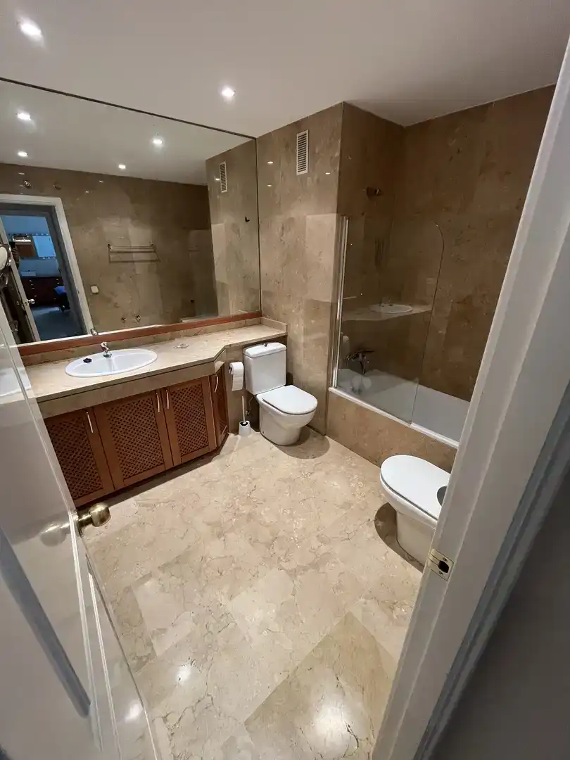 Badezimmer von Wohnung zur Miete in Las Palmas de Gran Canaria mit Klimaanlage