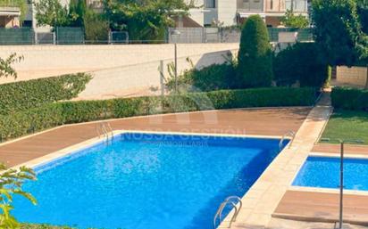 Swimming pool of Single-family semi-detached for sale in San Antonio de Benagéber  with Private garden and Community pool