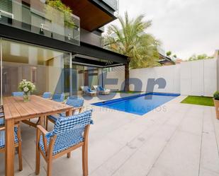 Terrassa de Pis en venda en  Madrid Capital amb Jardí privat, Traster i Piscina