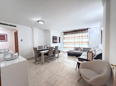 Apartament amb balcó en venda a Carrer FONOLL