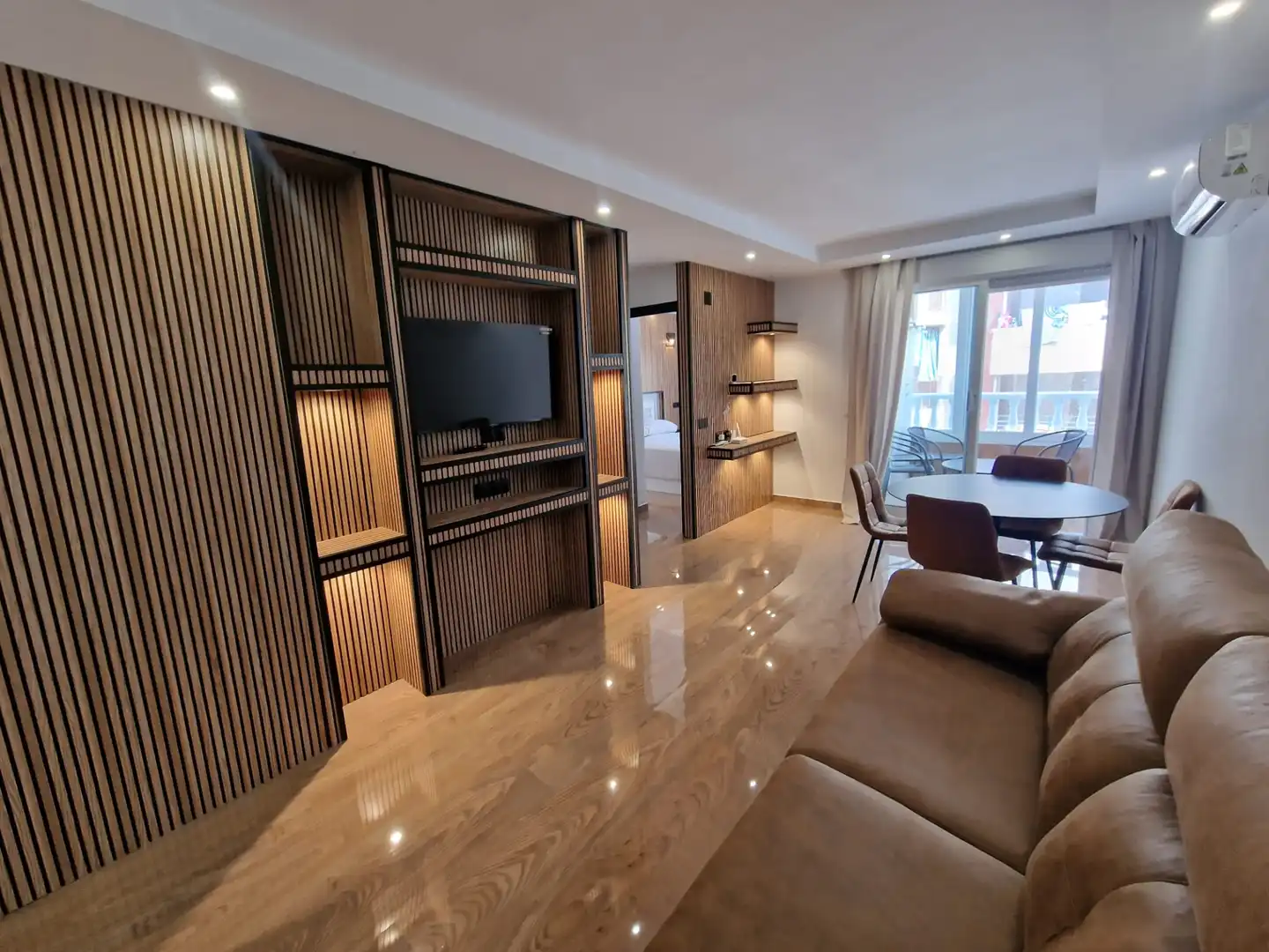 Sala d'estar de Apartament en venda en Torrevieja amb Aire condicionat, Terrassa i Moblat