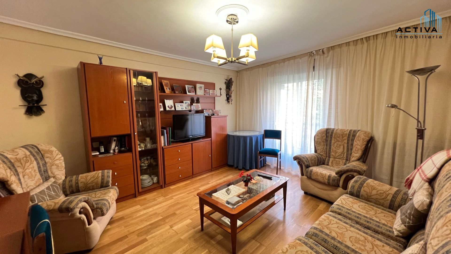 Sala d'estar de Pis en venda en Valladolid Capital amb Calefacció, Parquet i Balcó