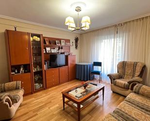 Sala d'estar de Pis en venda en Valladolid Capital amb Calefacció, Parquet i Balcó