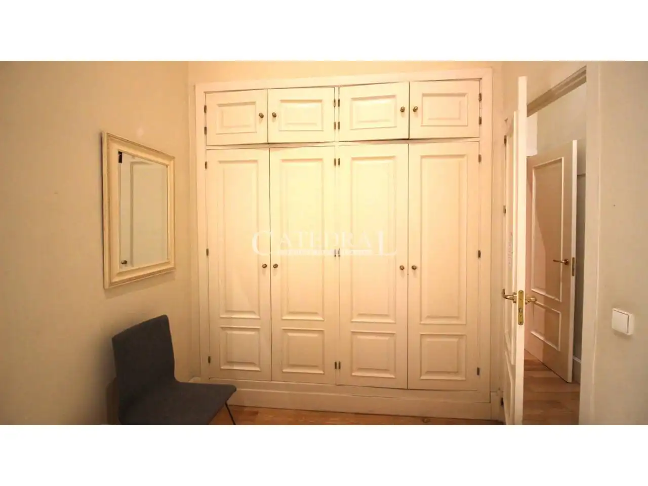 Habitación de Apartamento de alquiler en Sevilla con Aire acondicionado, Calefacción y Parquet