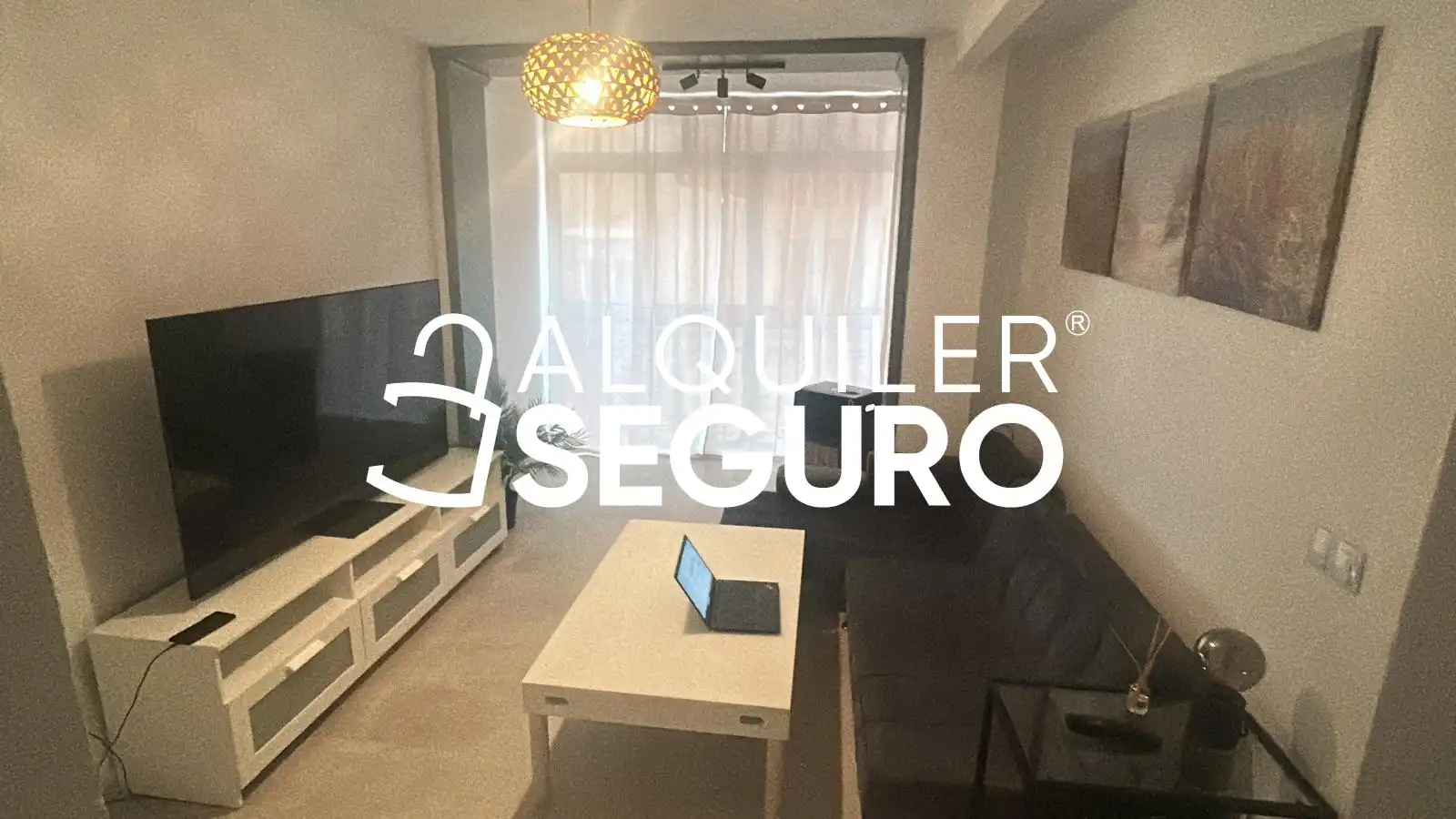 Sala d'estar de Pis de lloguer en Málaga amb Aire condicionat i Moblat
