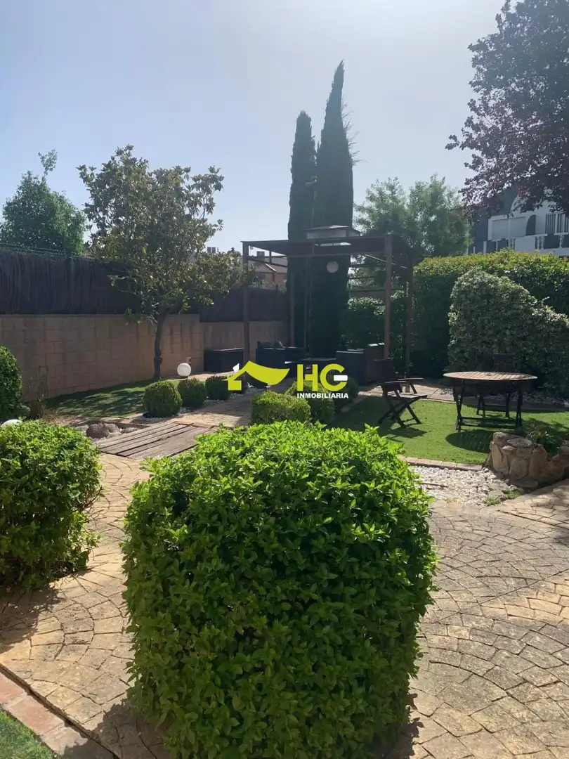 Jardí de Pis de lloguer en Villaviciosa de Odón amb Aire condicionat, Calefacció i Moblat