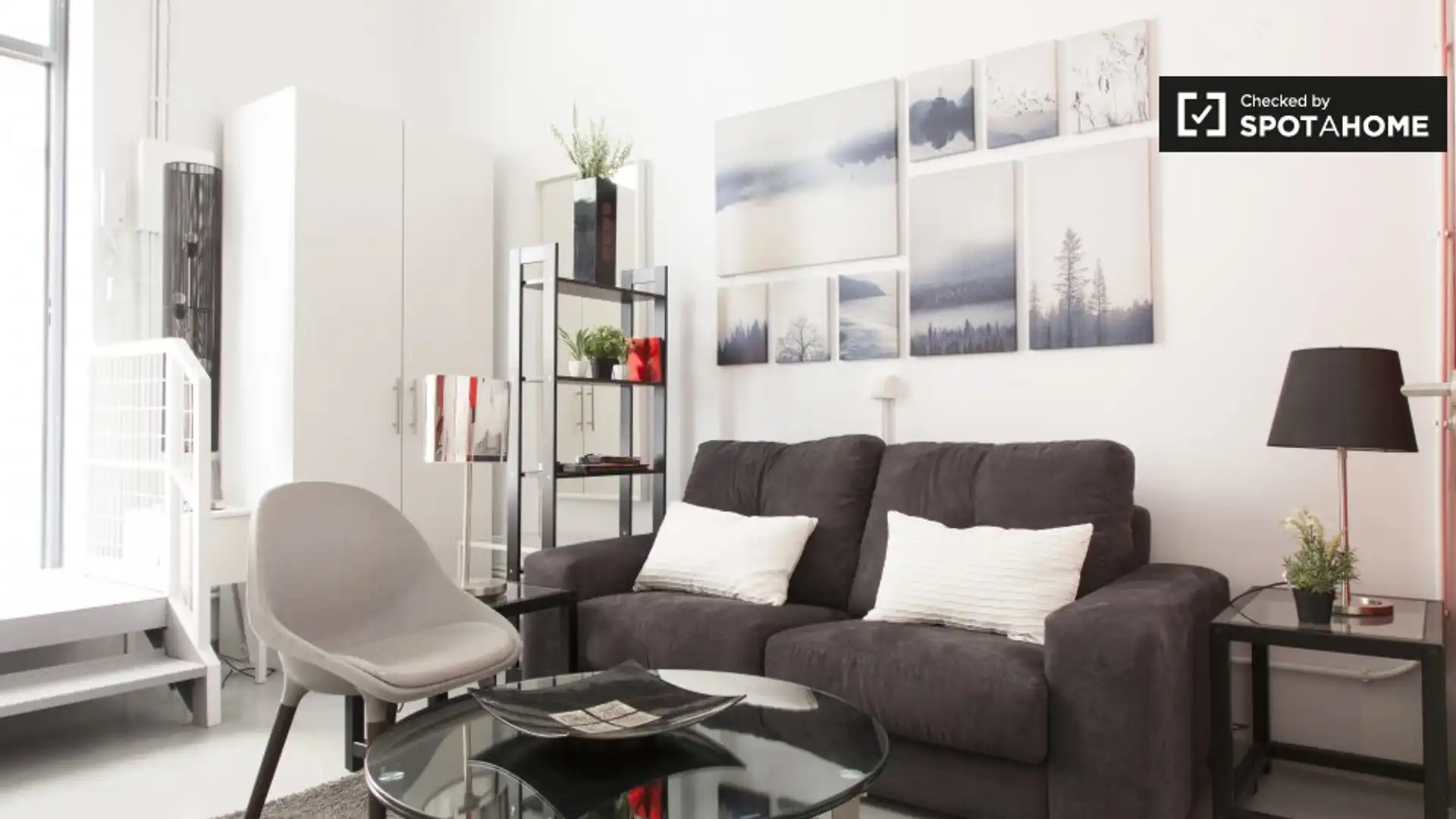 Sala de estar de Piso de alquiler en  Madrid Capital con Aire acondicionado, Calefacción y Amueblado