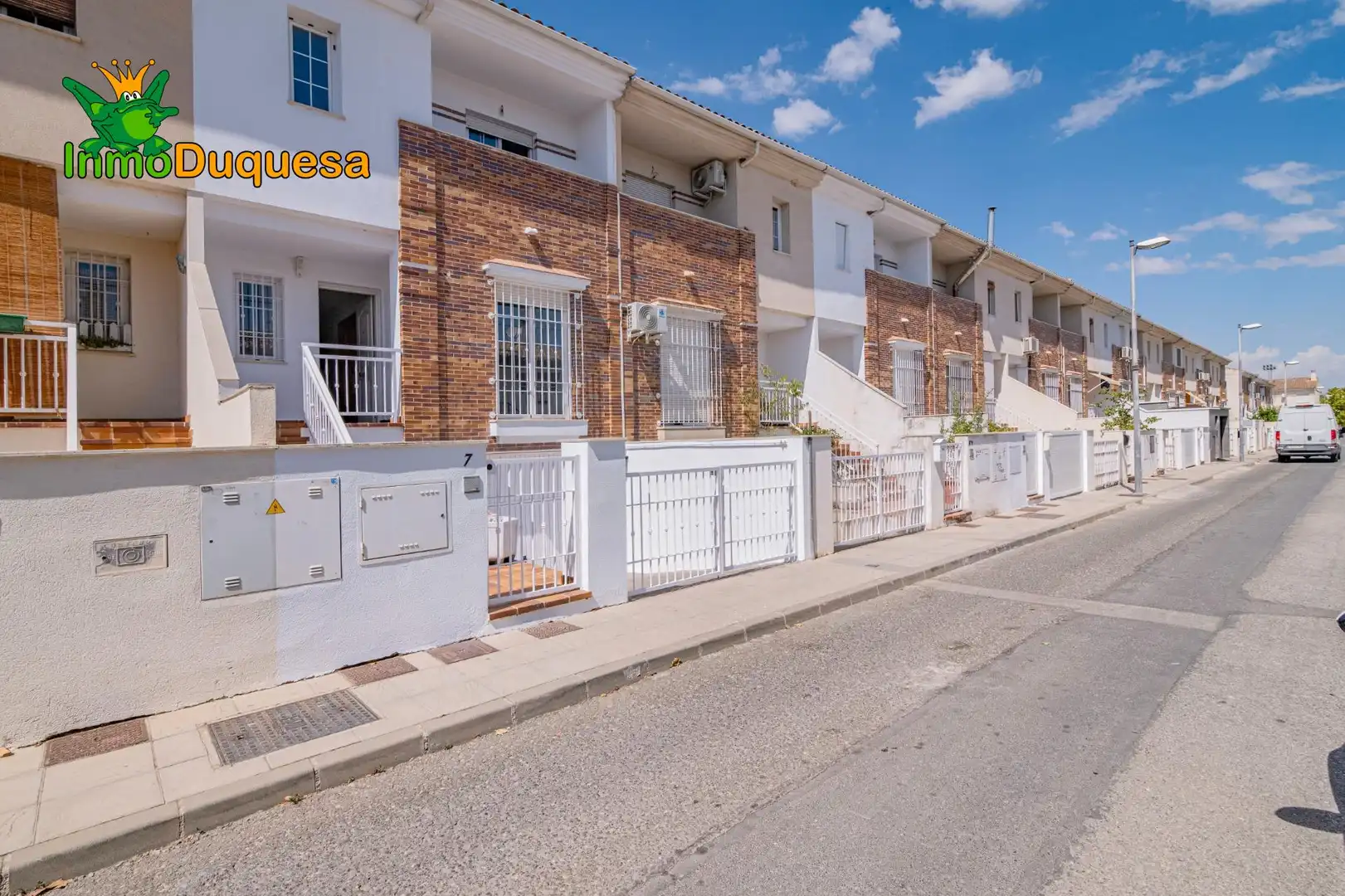 Maison mitoyenne avec terrasse à vendre à Belicena