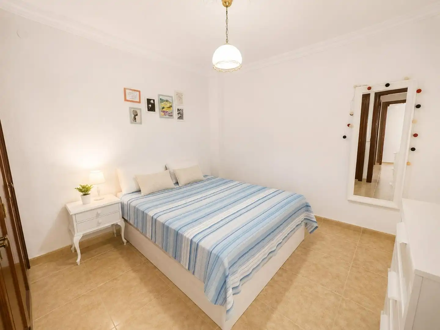 Habitación de Piso de alquiler en Málaga con Terraza y Amueblado