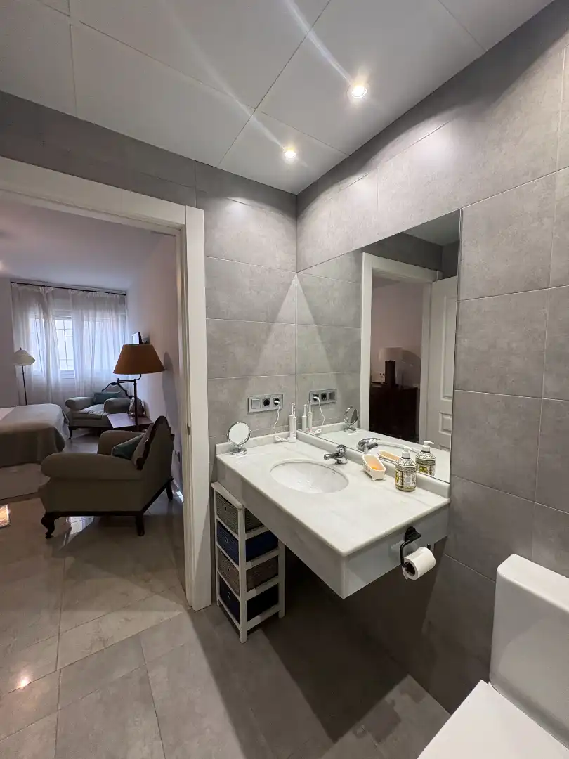 Baño de Piso en venta en Málaga con Aire acondicionado, Amueblado y Horno
