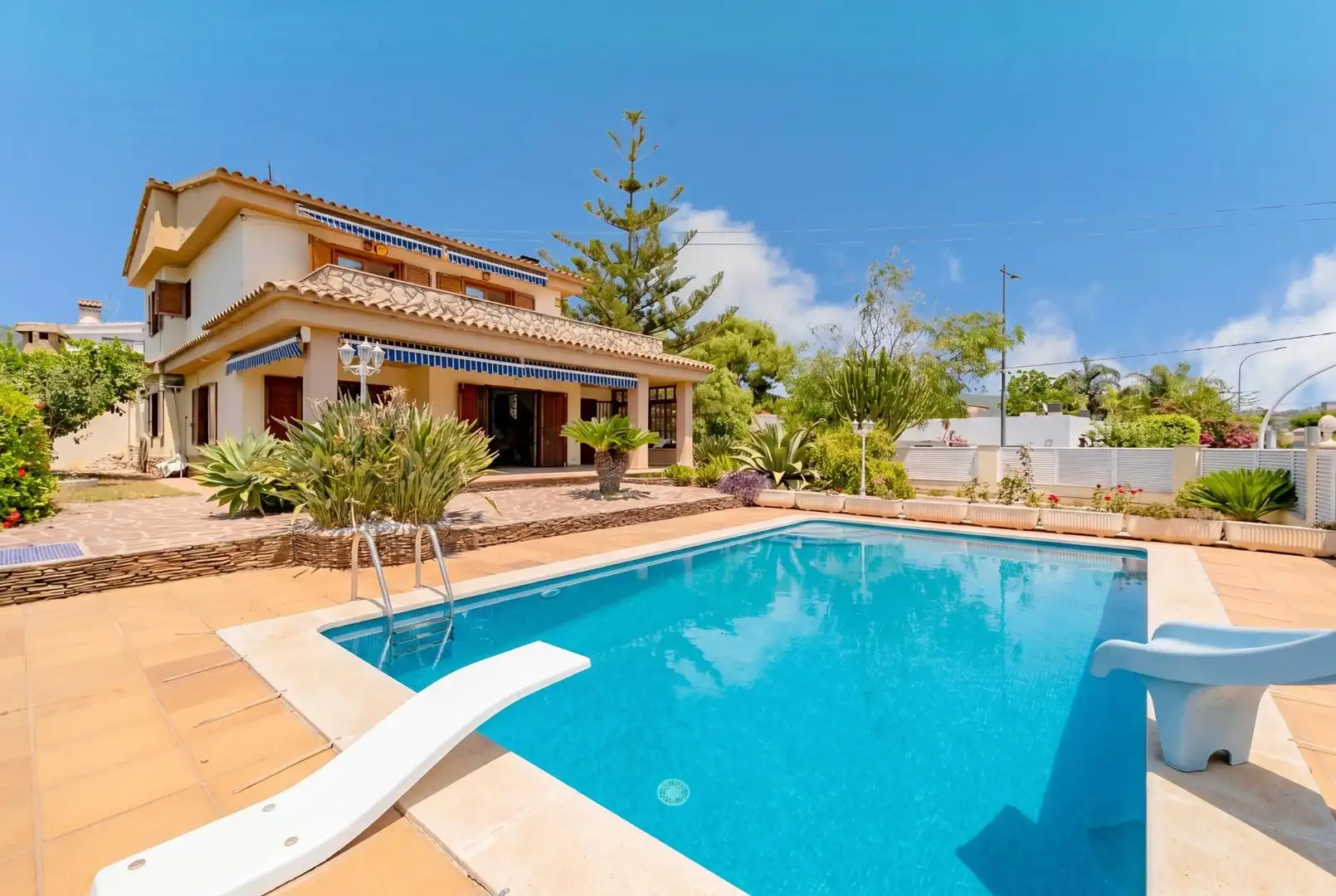Piscina de Casa o xalet en venda en Benicasim / Benicàssim amb Balcó i Piscina comunitària