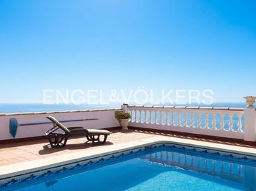 House with pool for sale in Alcossebre